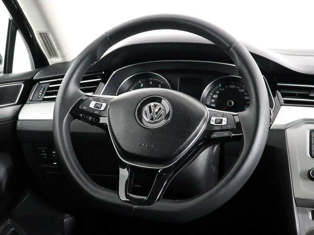 Купить Volkswagen Passat, 2017, 181 000 км, фото №13
