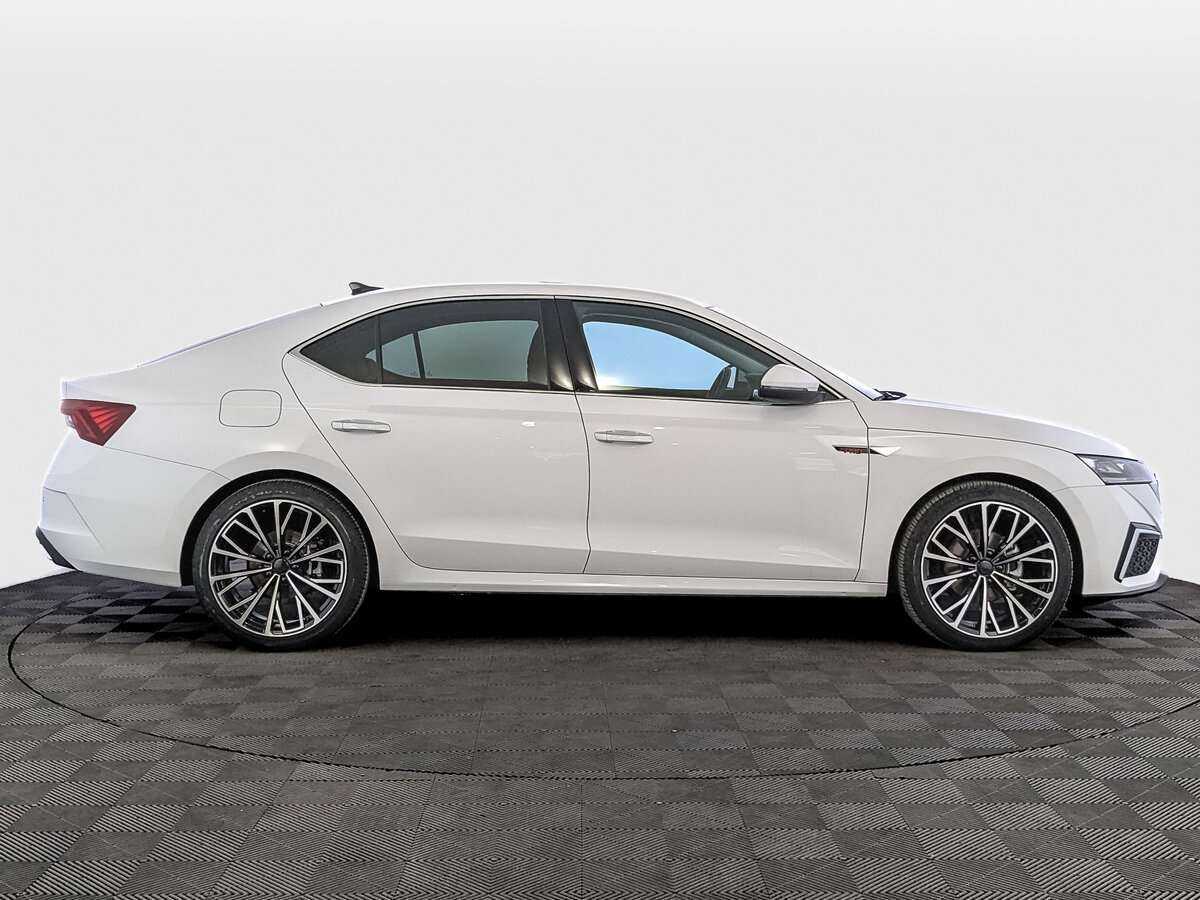 Купить Skoda Octavia, 2023, 10 780 км, фото №4