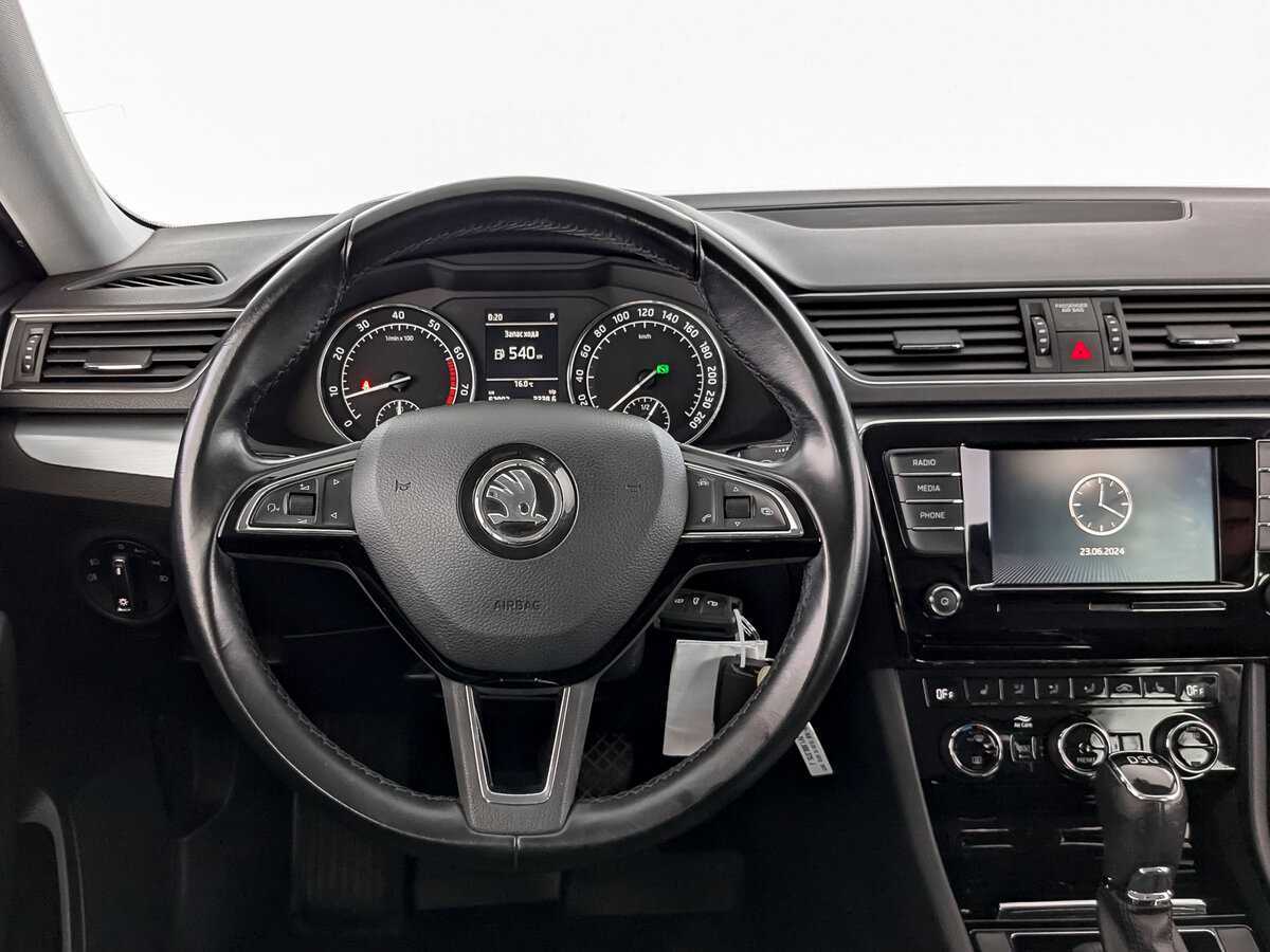 Купить Skoda Superb, 2018, 52 984 км, фото №17