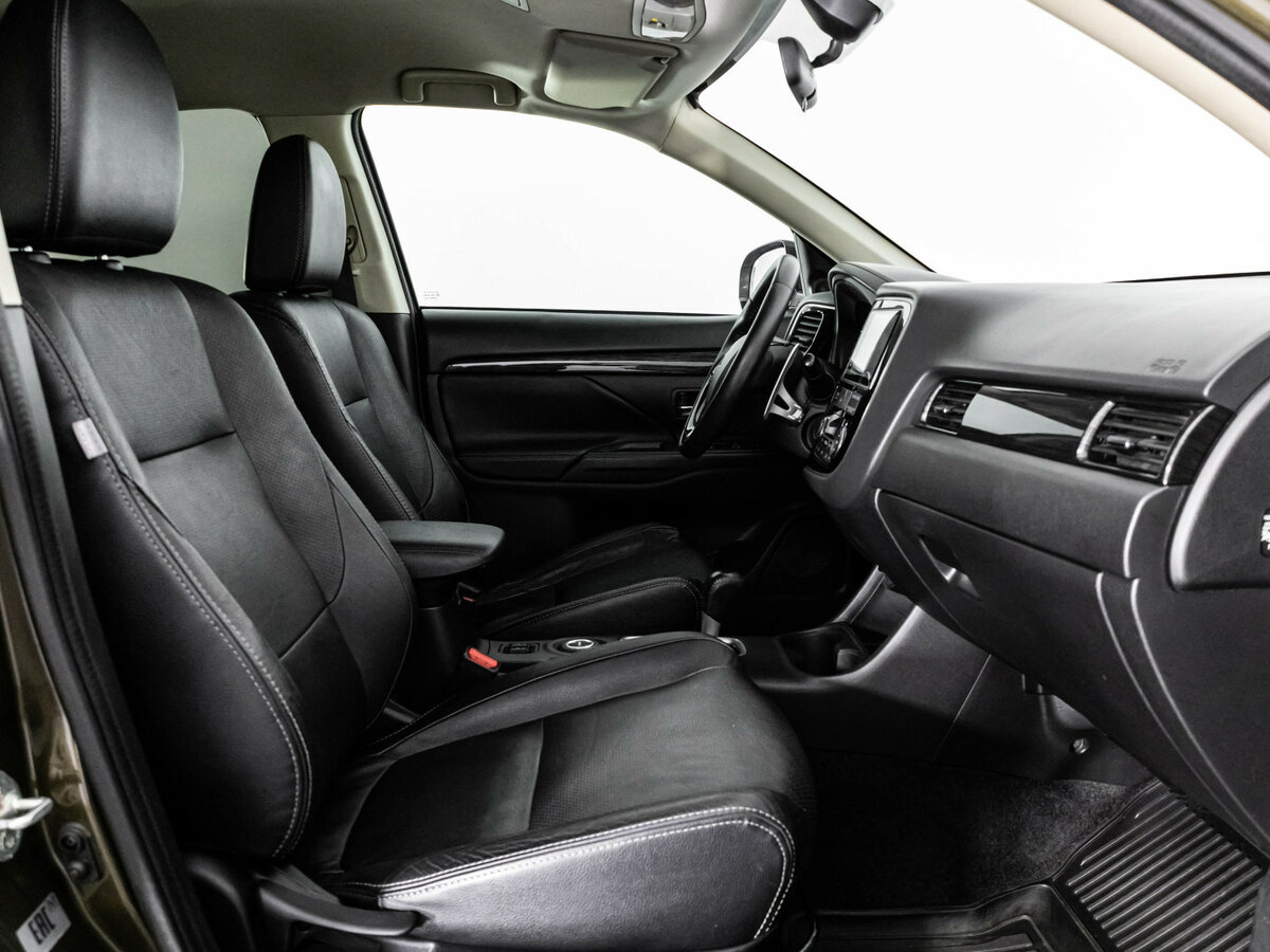 Купить Mitsubishi Outlander III Рестайлинг 2, 2015, 245 490 км, фото №15