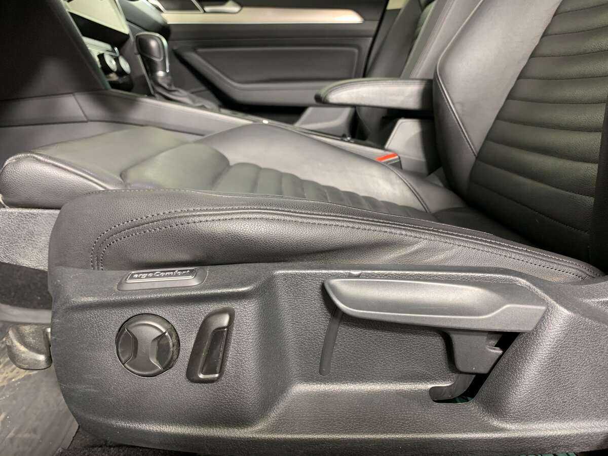 Купить Volkswagen Passat, 2019, 107 000 км, фото №14