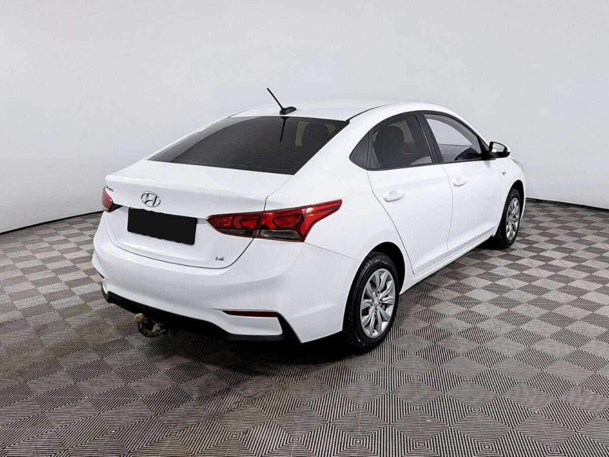 Купить Hyundai Solaris, 2019, 106 601 км, фото №4