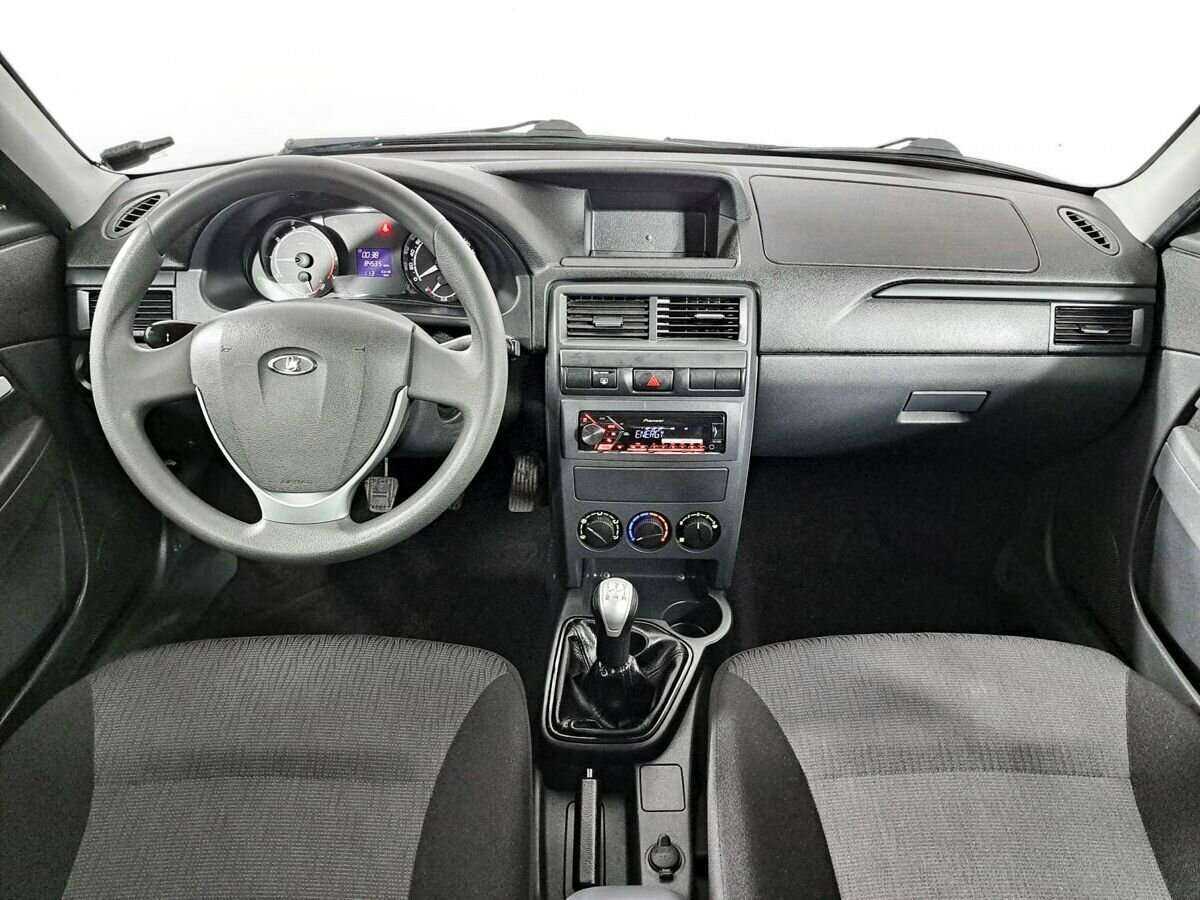 Купить Lada (ВАЗ) Priora, 2017, 84 267 км, фото №12