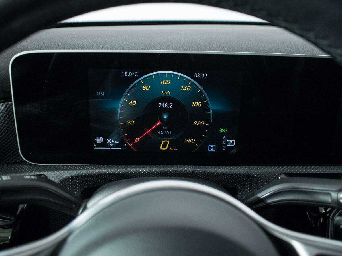 Купить Mercedes-Benz A-Класс 200, 2019, 45 200 км, фото №11