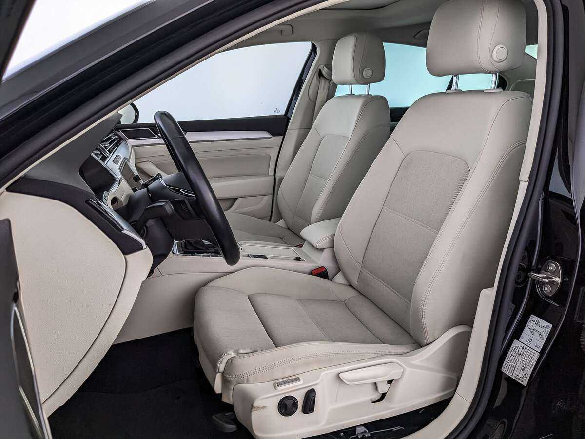 Купить Volkswagen Passat, 2018, 44 409 км, фото №16