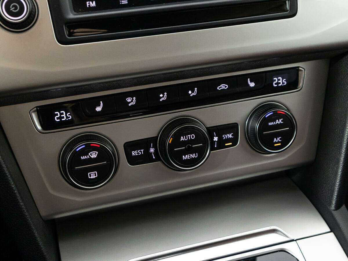 Купить Volkswagen Passat, 2017, 68 113 км, фото №19