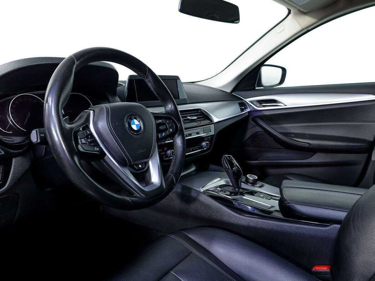 Купить BMW 5 серии 520d, 2018, 186 074 км, фото №10