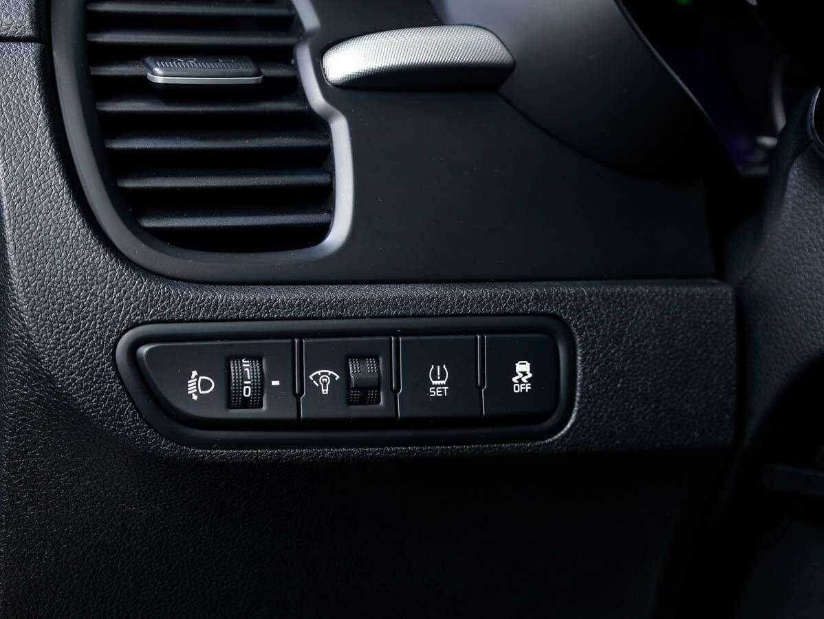 Купить Kia Rio X-Line, 2019, 9 348 км, фото №18