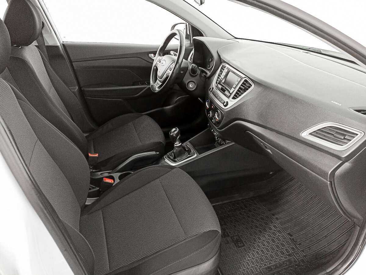 Купить Hyundai Solaris, 2019, 58 346 км, фото №9