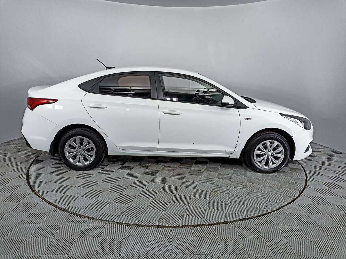 Купить Hyundai Solaris, 2018, 111 703 км, фото №4