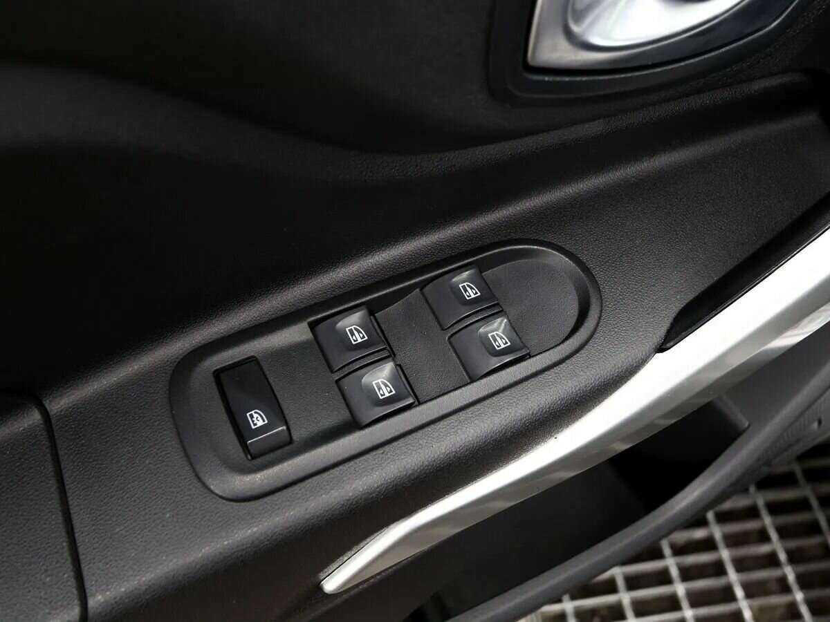 Купить Lada (ВАЗ) XRAY Cross, 2019, 60 000 км, фото №8