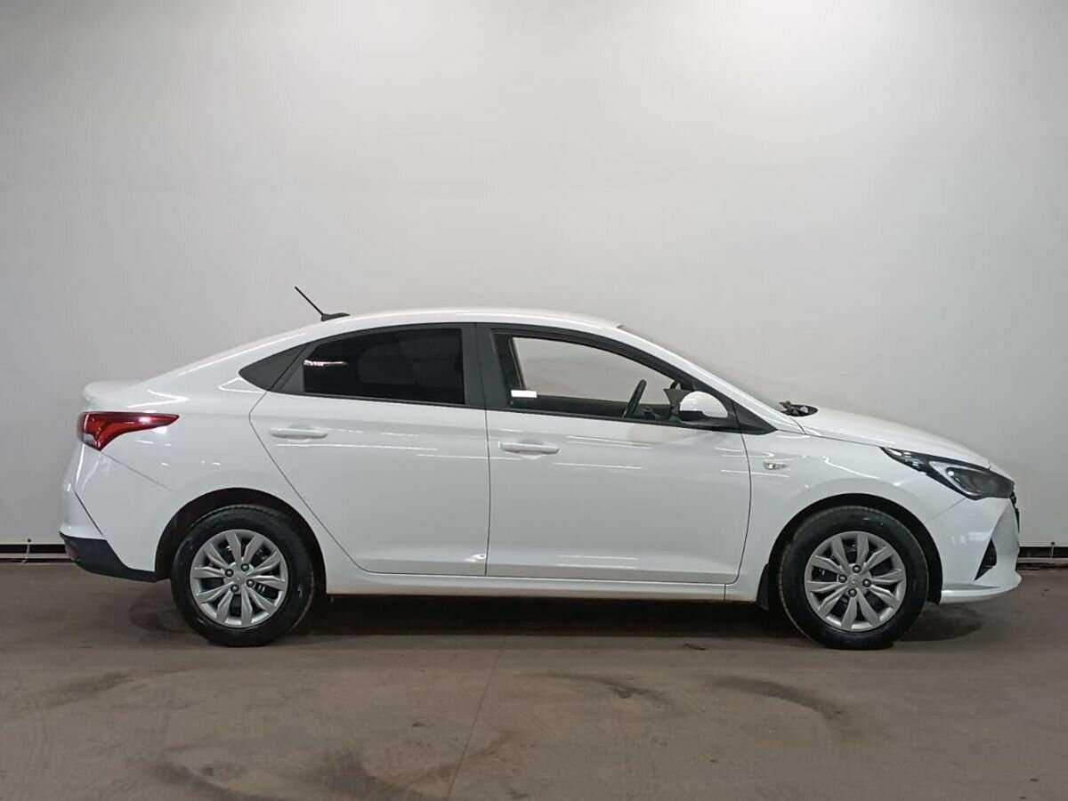 Купить Hyundai Solaris, 2022, 72 045 км, фото №4