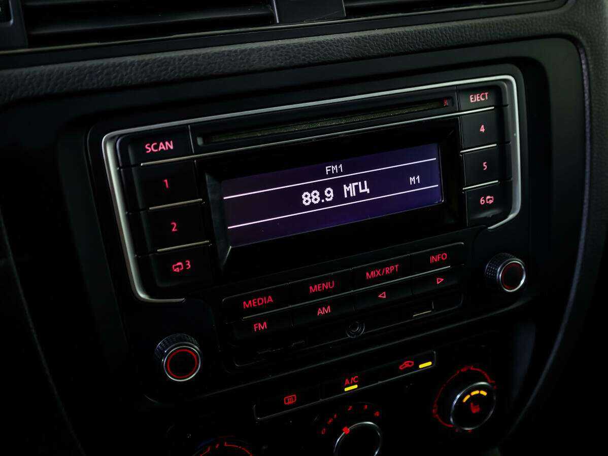 Купить Volkswagen Jetta, 2014, 152 188 км, фото №12