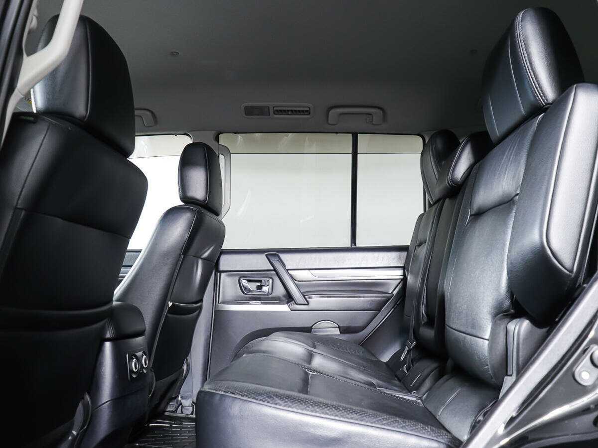 Купить Mitsubishi Pajero, 2012, 177 976 км, фото №9