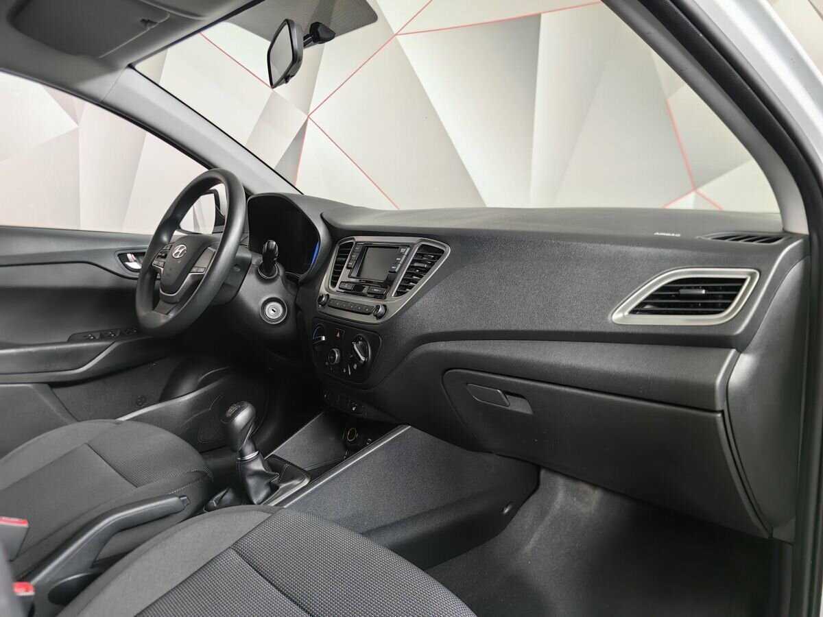 Купить Hyundai Solaris, 2021, 60 846 км, фото №9