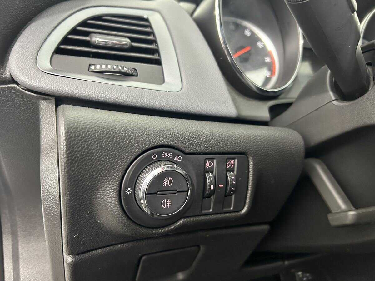 Купить Opel Astra GTC, 2014, 139 000 км, фото №9