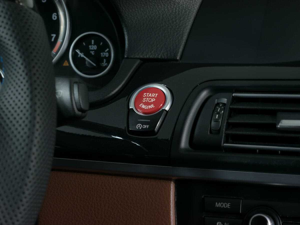 Купить BMW 5 серии 520i, 2013, 177 941 км, фото №13