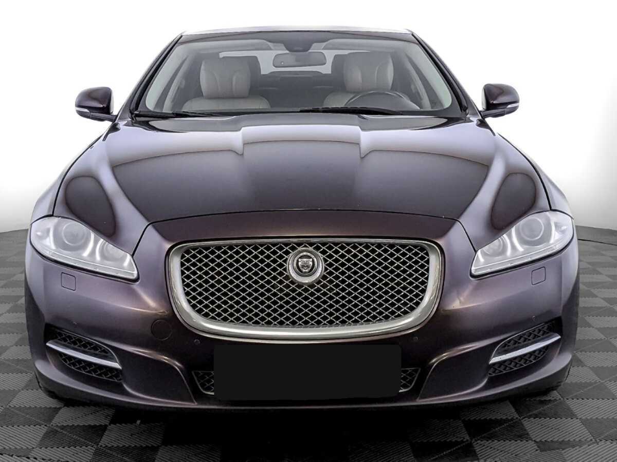 Jaguar XJ