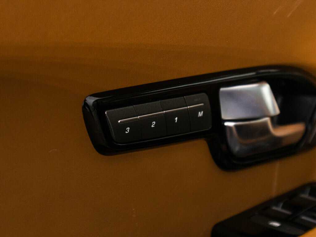 Купить Land Rover Range Rover Evoque 6-speed, 2012, 158 356 км, фото №19