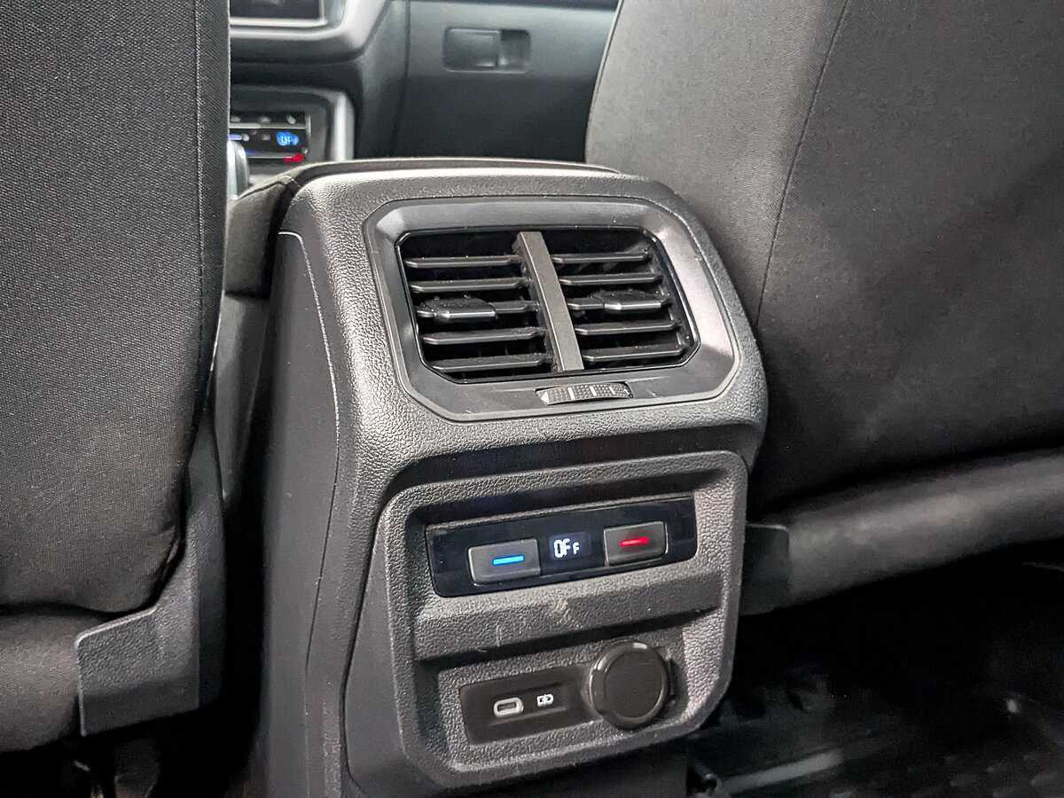 Купить Volkswagen Tiguan, 2021, 153 130 км, фото №24
