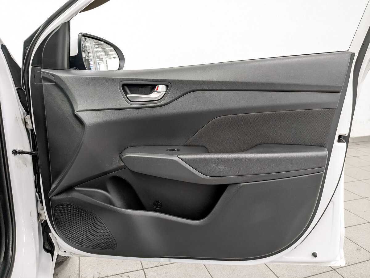 Купить Hyundai Solaris, 2021, 90 079 км, фото №24