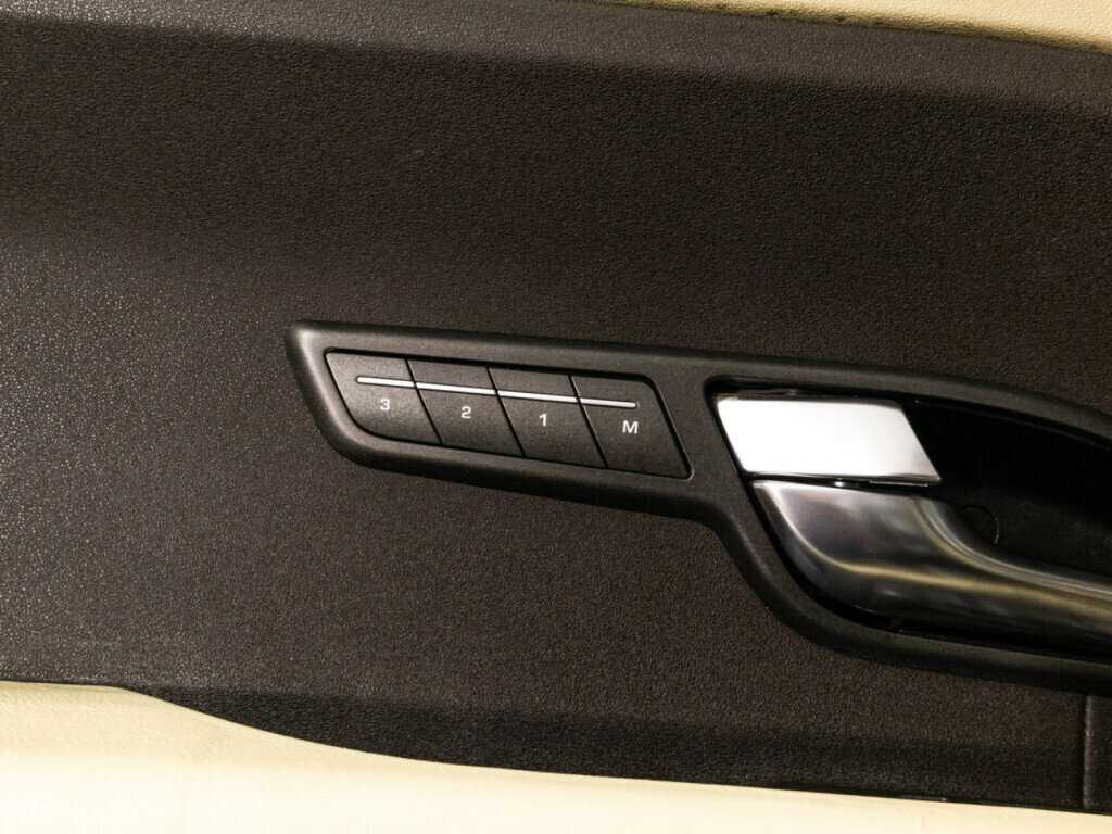 Купить Land Rover Range Rover Evoque 6-speed, 2012, 146 578 км, фото №18