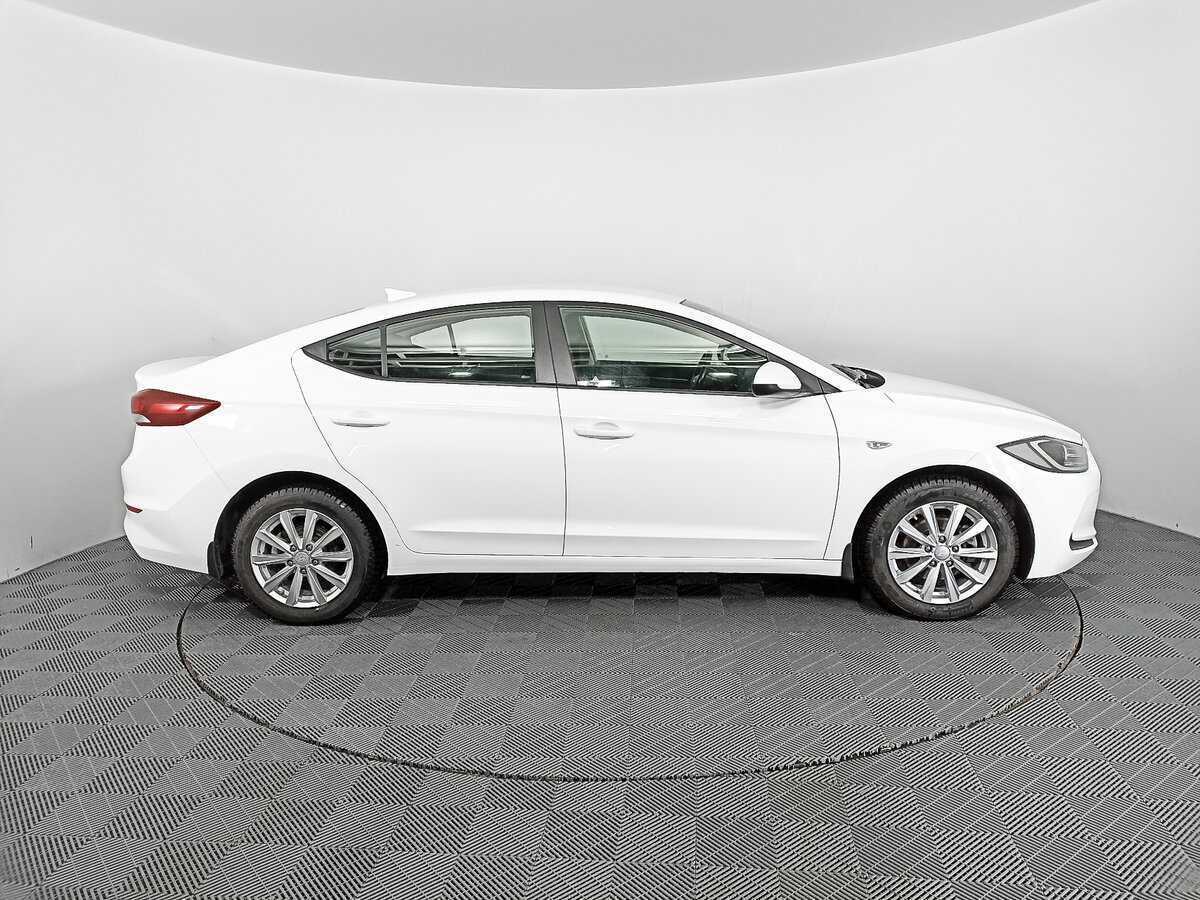 Купить Hyundai Elantra, 2017, 180 577 км, фото №4