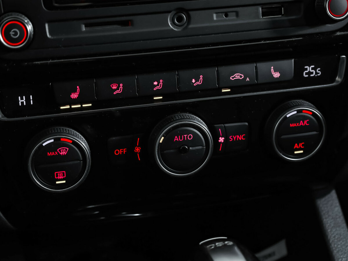 Купить Volkswagen Jetta VI Рестайлинг, 2017, 139 184 км, фото №17