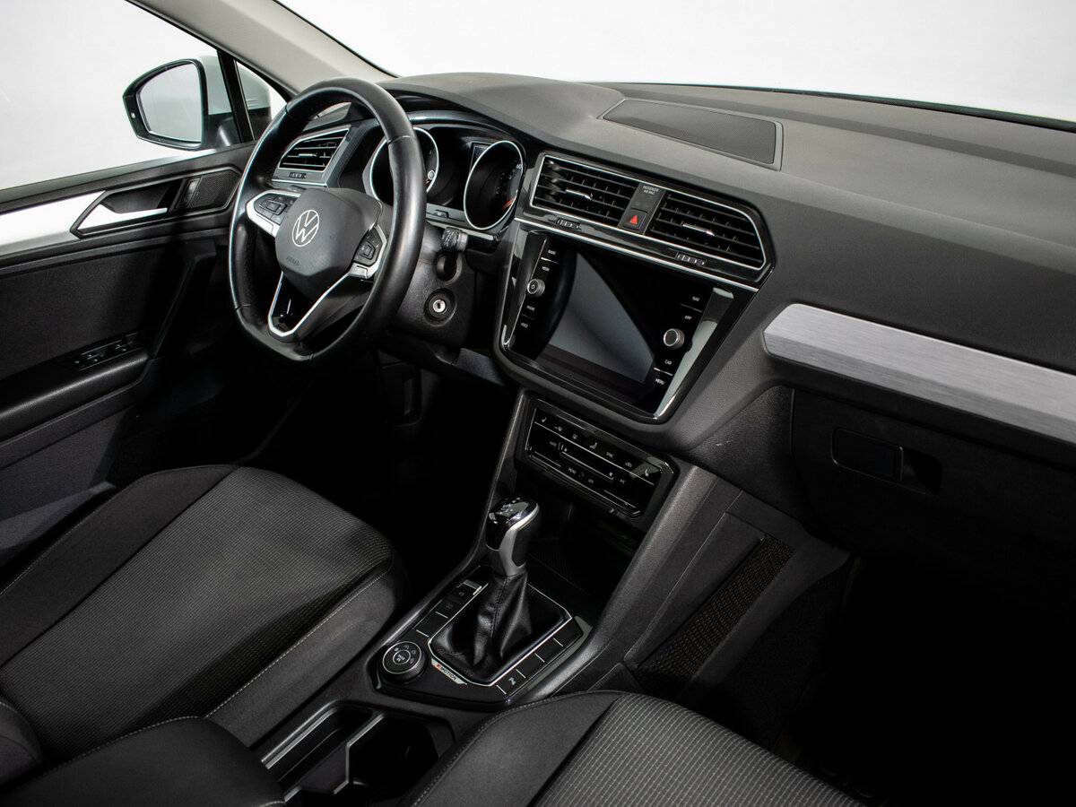 Купить Volkswagen Tiguan II Рестайлинг, 2022, 93 422 км, фото №10