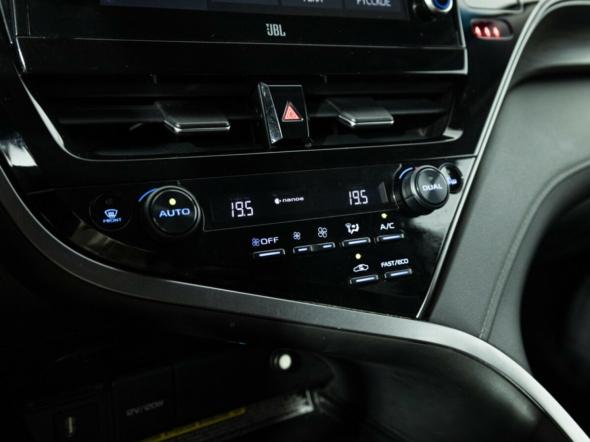 Купить Toyota Camry VIII (XV70) Рестайлинг, 2021, 123 386 км, фото №17