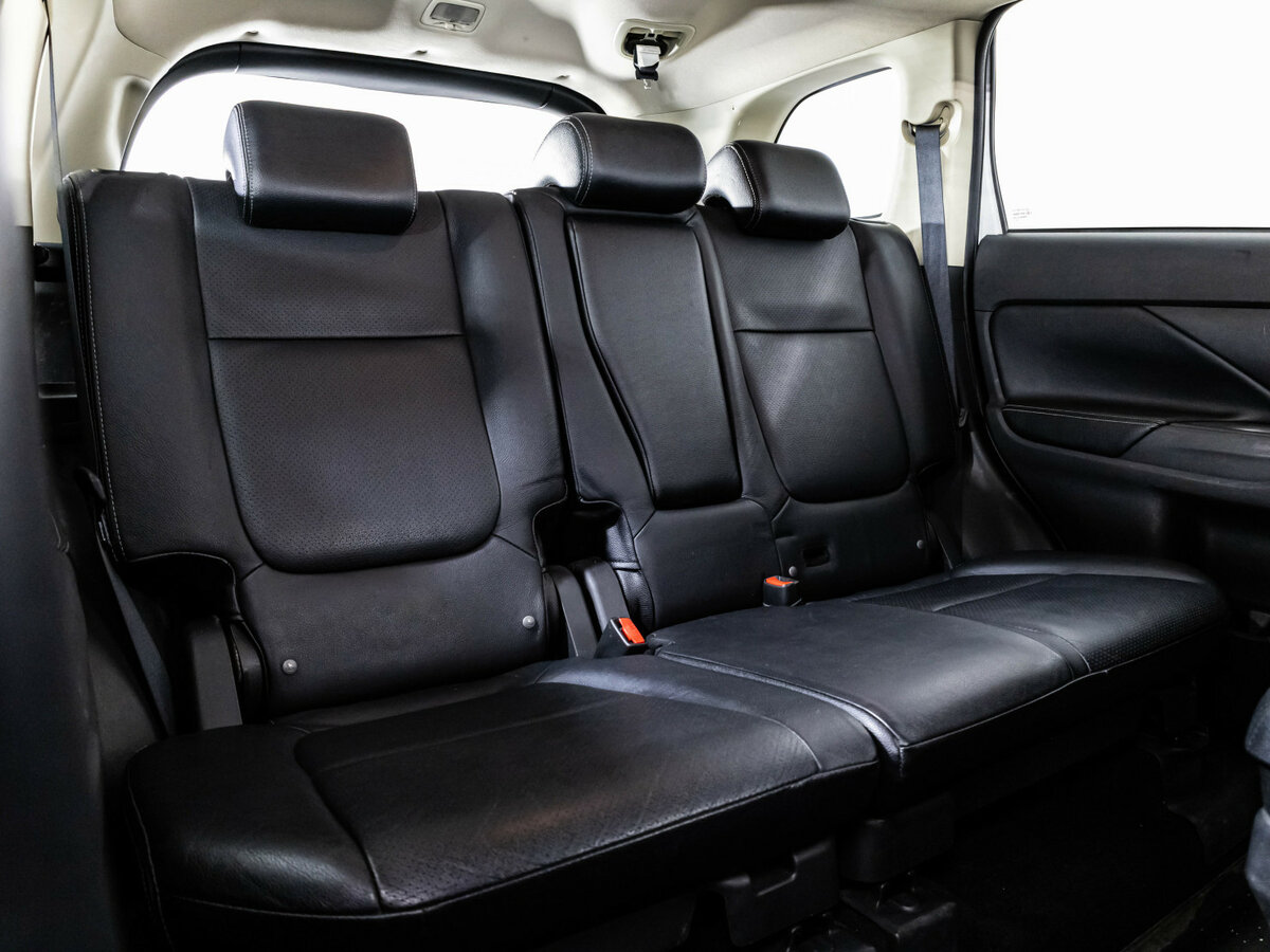 Купить Mitsubishi Outlander III Рестайлинг 2, 2017, 182 145 км, фото №17